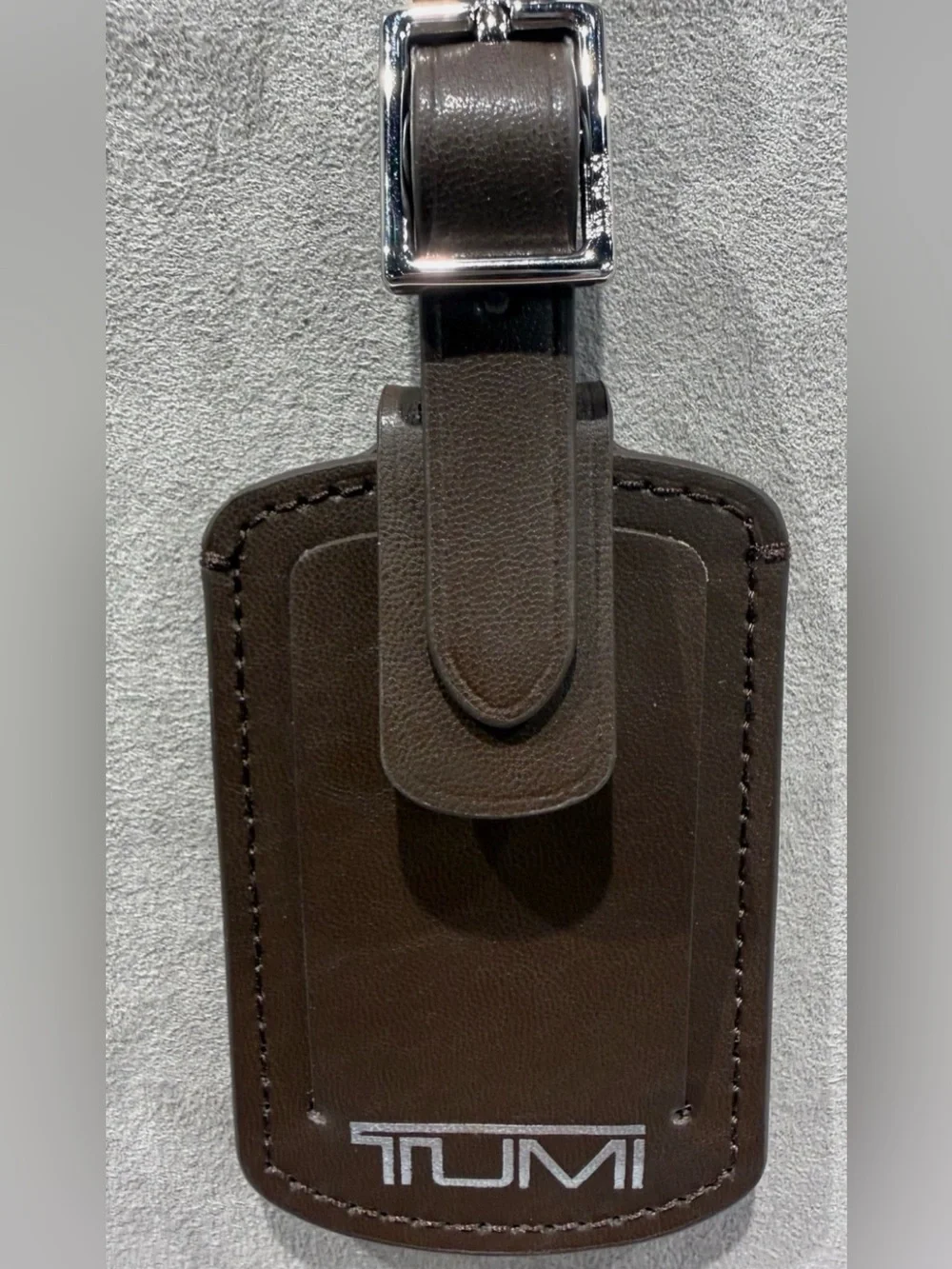 NEW IN BOX - Tumi 3.625” x 2.25” Leather Luggage Name Tag w/ Buckle - BROWN